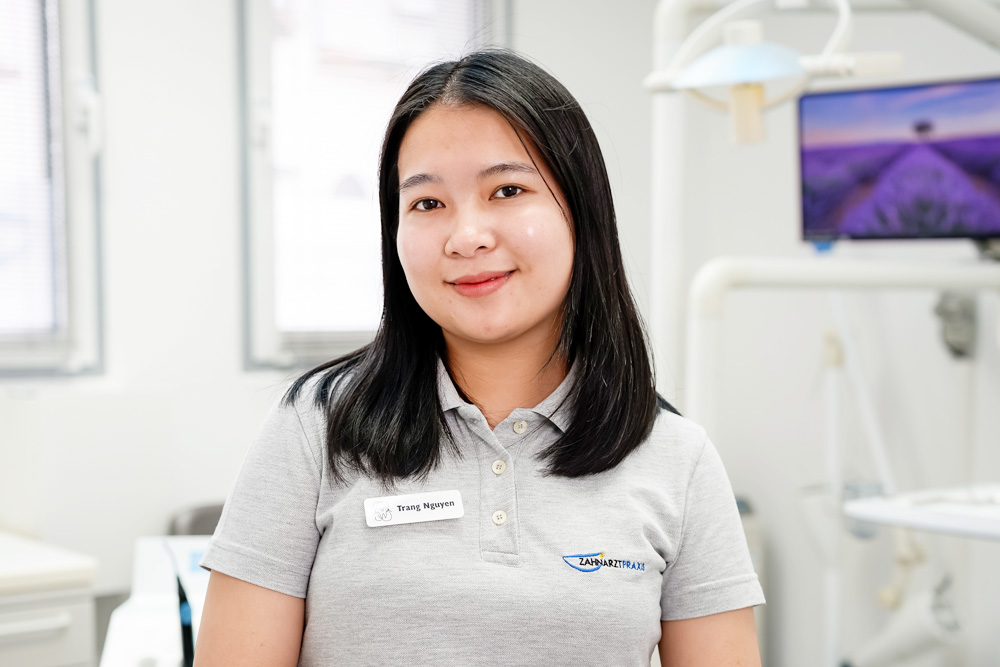 Zahnarzt Ebersbach – Dr. Eggenweiler – Team – Frau Nguyen Zahnarzt Ebersbach - Dr. Eggenweiler - Team - Frau Nguyen